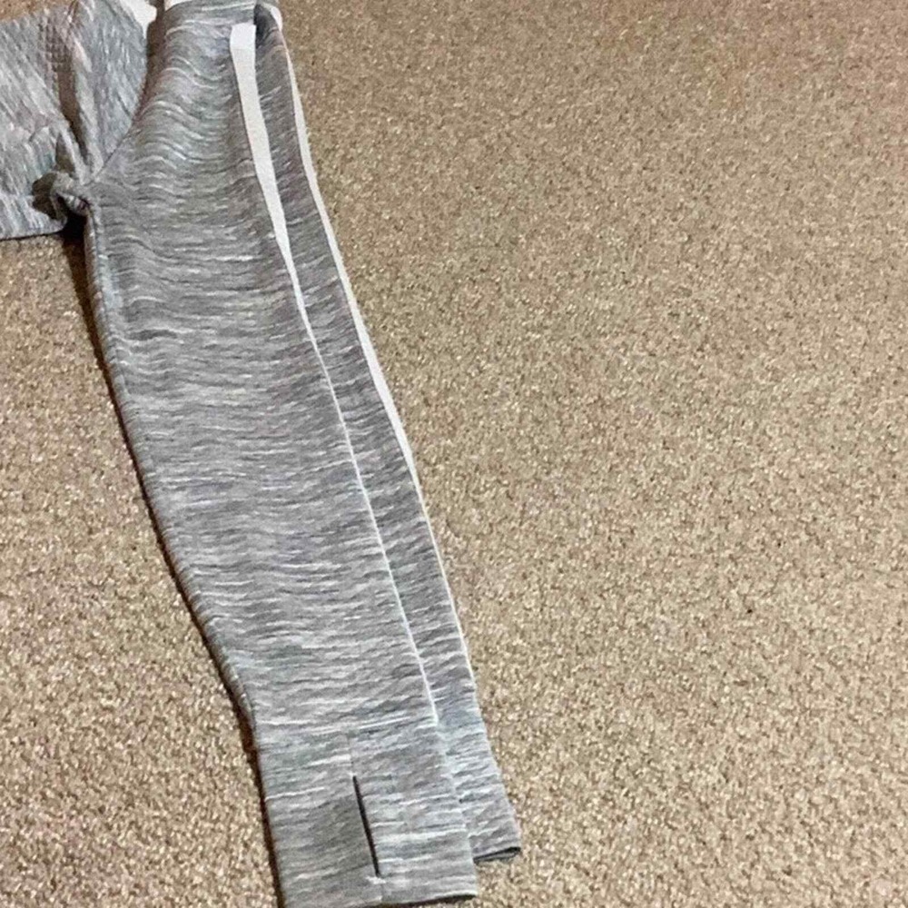 Athleta gray and white crew neck sweatshirt. Size small. - Picture 12 of 12